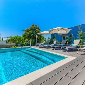 Bel 4*, Split Croatia